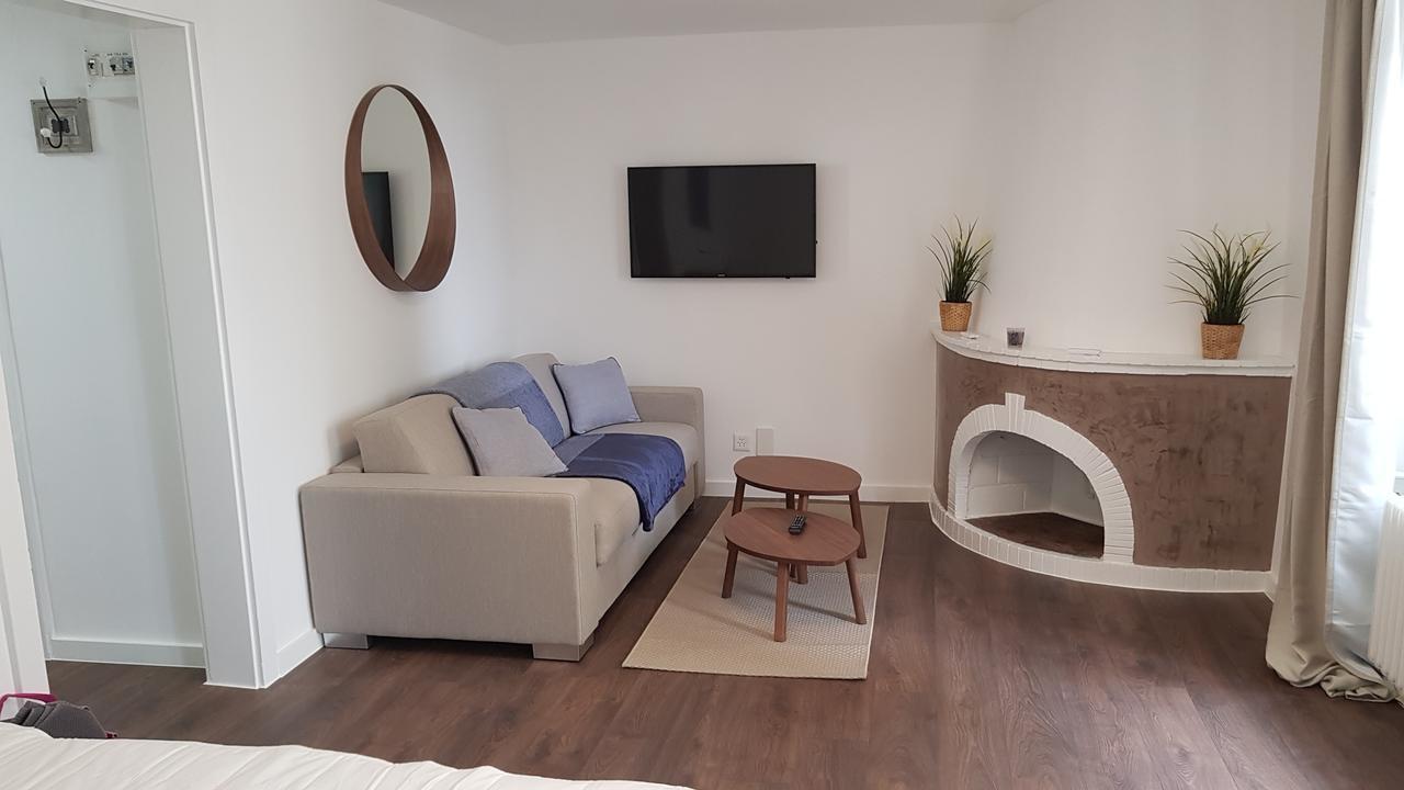 Boel 4 * Geneva